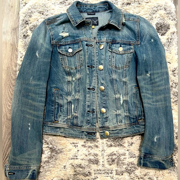 American Eagle Outfitters Jackets & Blazers - Woman’s distressed American Eagle Jean jacket